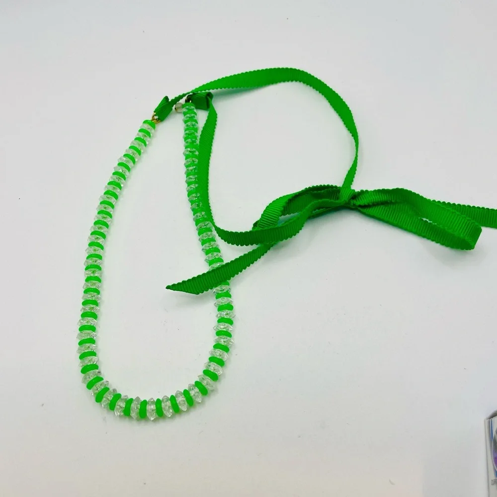 J crew Crewcuts Girls Bright Green Beaded Necklace with Bow closure. Adjustable